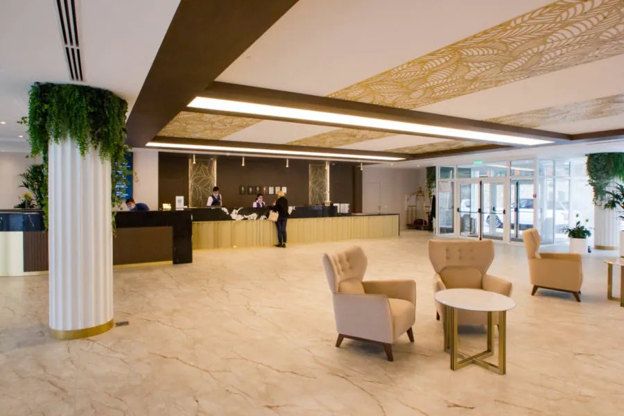 Ресепшен в санатории «Плаза» в Кисловодске - фотография