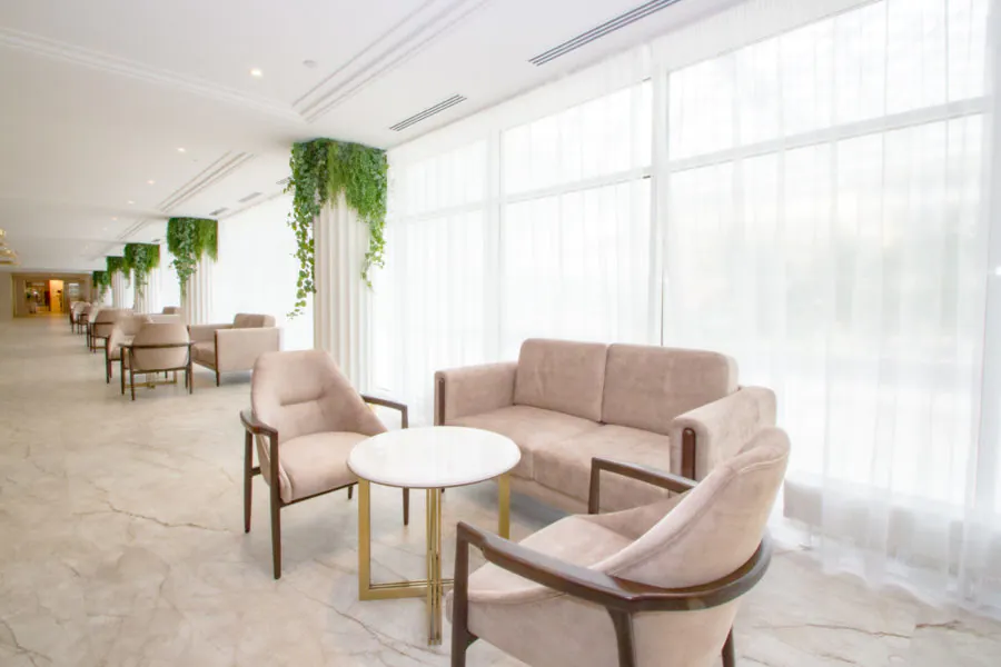 Места отдыха в холле в санатории «Плаза» в Кисловодске - фотография