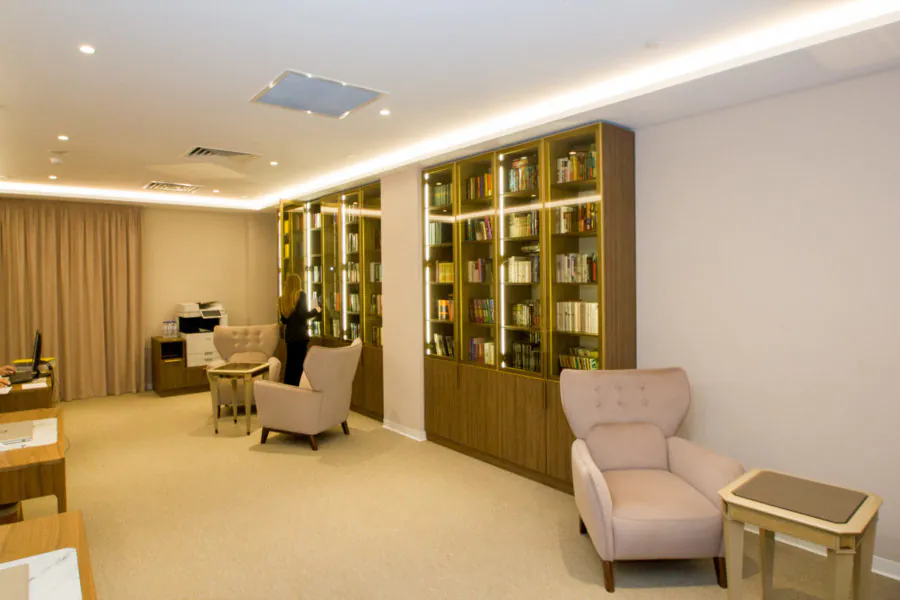 Библиотека и компьютерный зал в санатории «Плаза» в Кисловодске - фотография