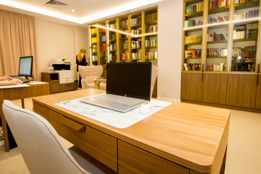 Библиотека и компьютерный зал в санатории «Плаза» в Кисловодске - фотография