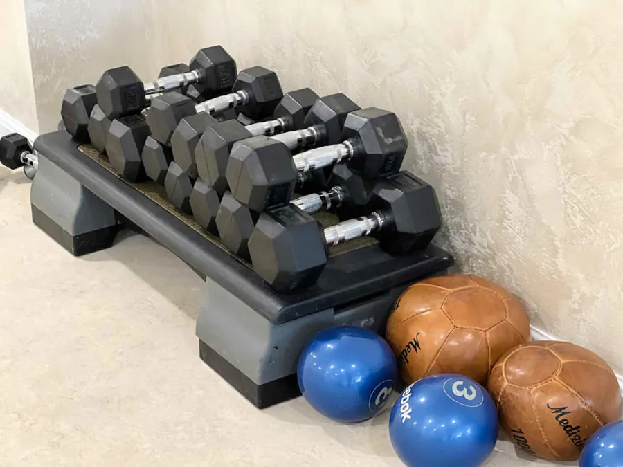 Тренажёрный зал в санатории «Плаза» в Кисловодске - фотография