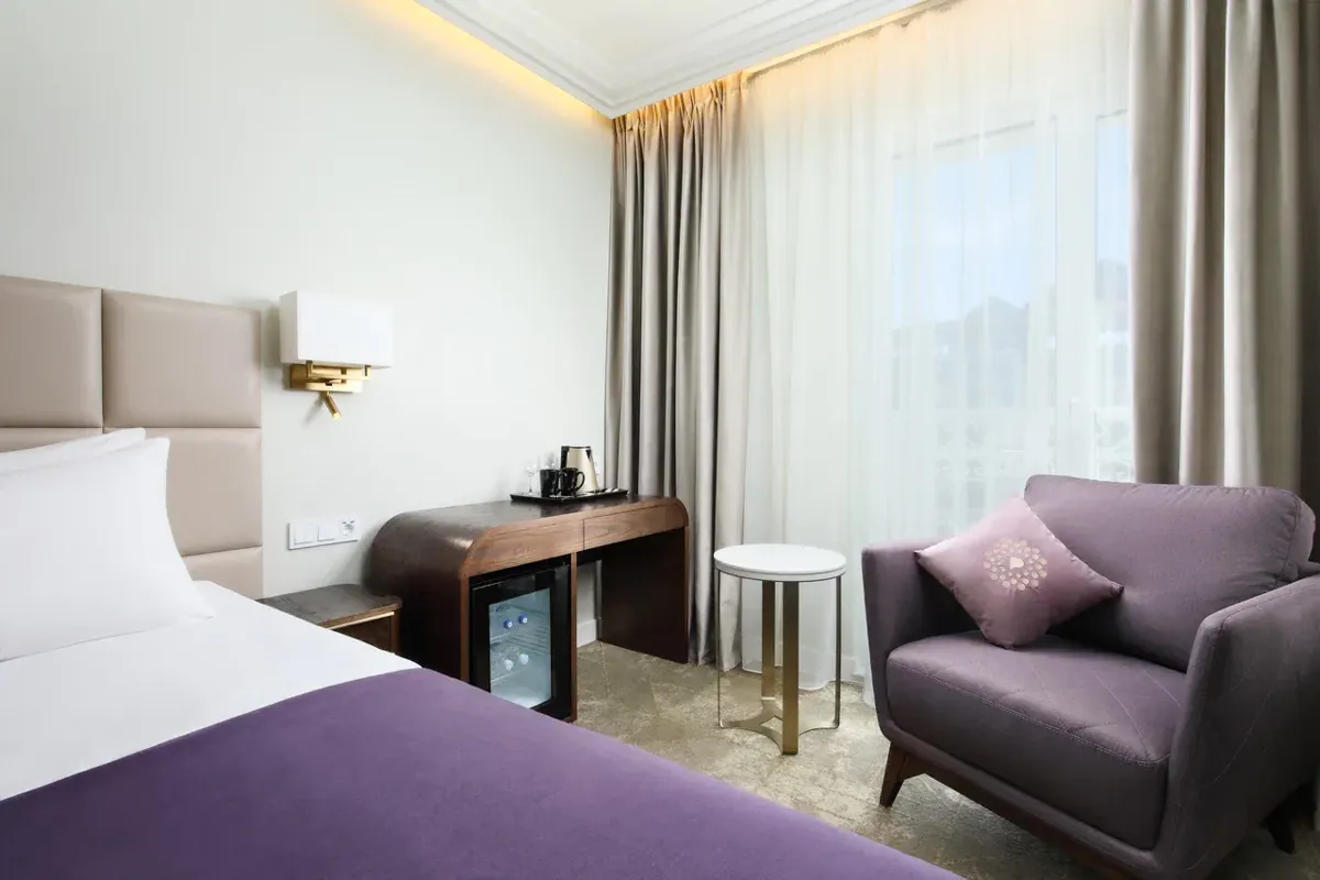 Номер ДеЛюкс в санатории «Плаза» в Кисловодске - фотография