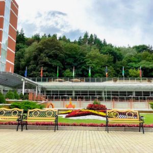 Территория санатория «Плаза» в Кисловодске - фотография