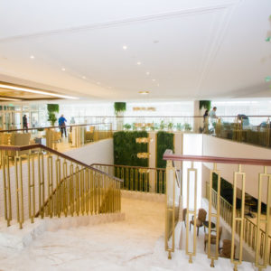 Лестница в холле в санатории «Плаза» в Кисловодске - фотография